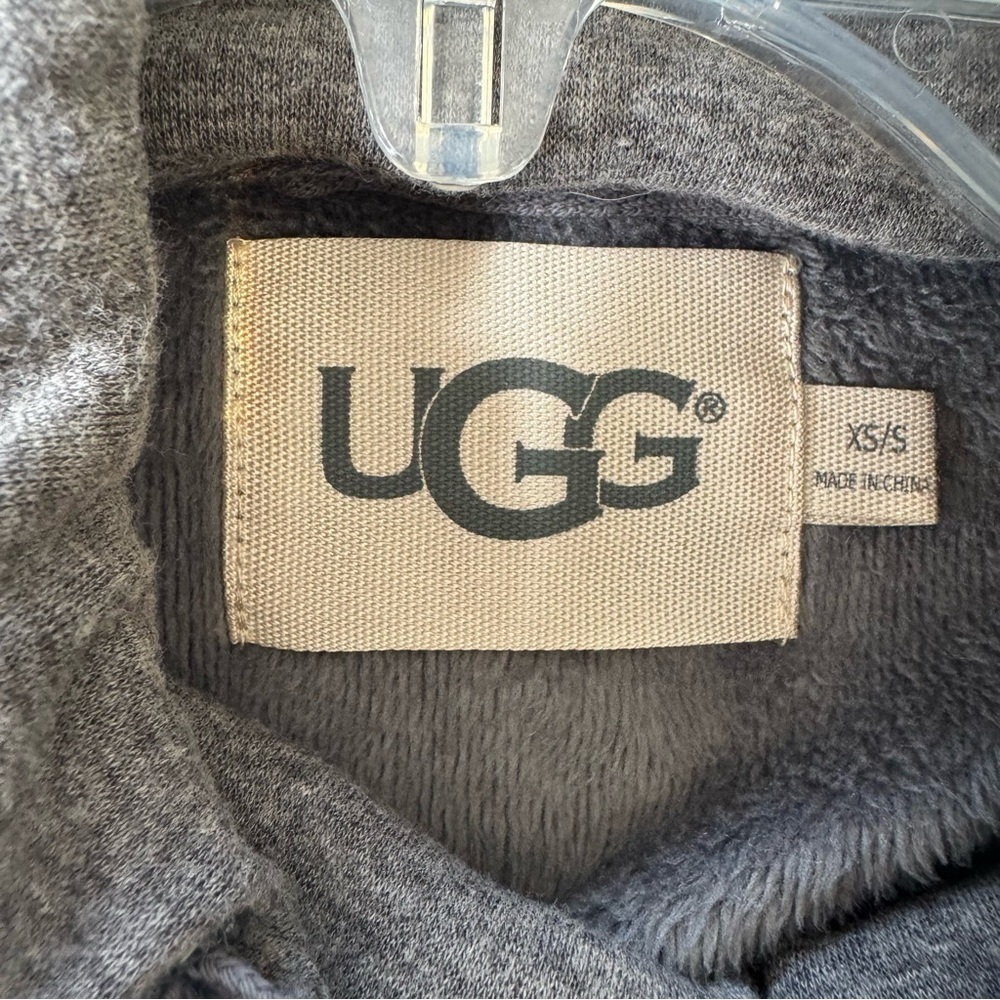 UGG Gray Pichot poncho super soft High neck Layering Minimalist Coastal XS/S - Picture 7 of 9